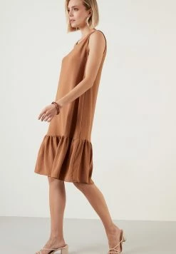 LELA Regular Fit- Jurk - Snuff Colored 9 LELA Regular Fit- Jurk - Snuff Colored -LELA Winkel fce1be17983d411aa8516f6f0a3bb296