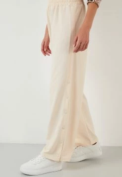 LELA Regular Fit - Trainingsbroek - Stone Colored -LELA Winkel fdb081360a2e466c8ac2bfd42baf301e